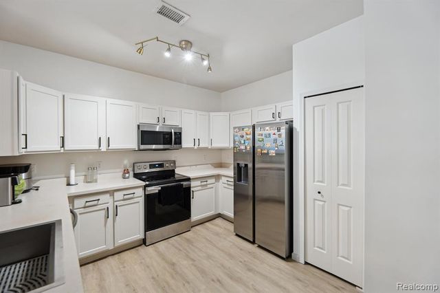 47628 Ormskirk Drive, Canton, MI 48188