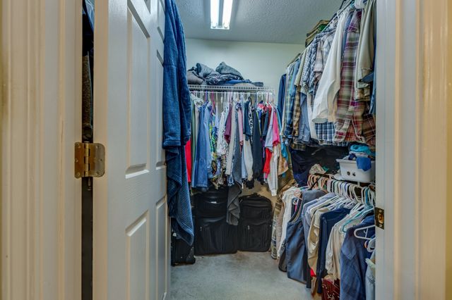 128 Pin Oaks Ln, Hohenwald, TN 38462