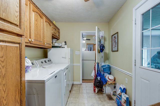 128 Pin Oaks Ln, Hohenwald, TN 38462