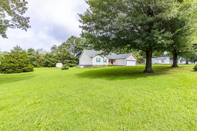 128 Pin Oaks Ln, Hohenwald, TN 38462