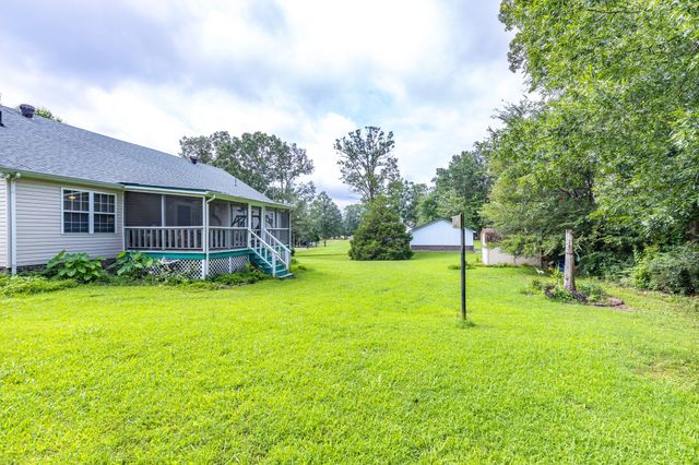 128 Pin Oaks Ln, Hohenwald, TN 38462