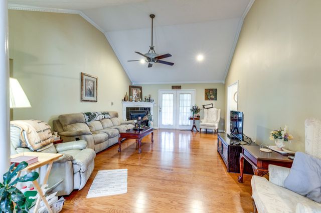 128 Pin Oaks Ln, Hohenwald, TN 38462