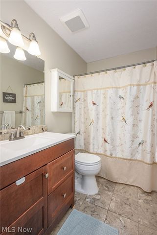 1722 W Idlewood Drive, Twinsburg, OH 44087