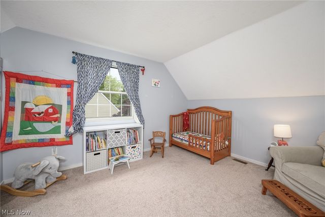 1722 W Idlewood Drive, Twinsburg, OH 44087