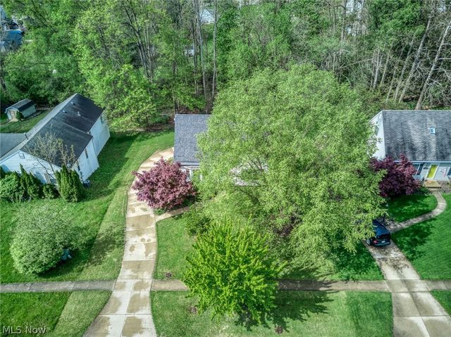 1722 W Idlewood Drive, Twinsburg, OH 44087