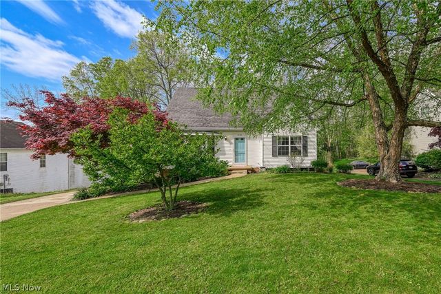 1722 W Idlewood Drive, Twinsburg, OH 44087