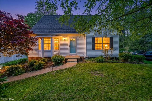 1722 W Idlewood Drive, Twinsburg, OH 44087