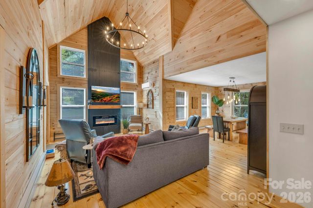 133 Greenbriar Road, Beech Mountain, NC 28604