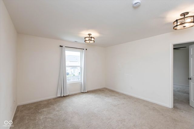 5588 W Woodhaven Drive, Mccordsville, IN 46055