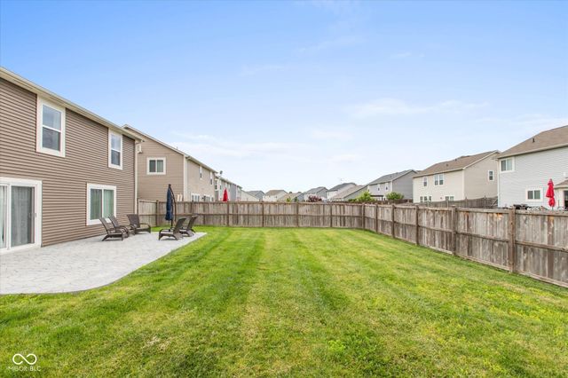 5588 W Woodhaven Drive, Mccordsville, IN 46055