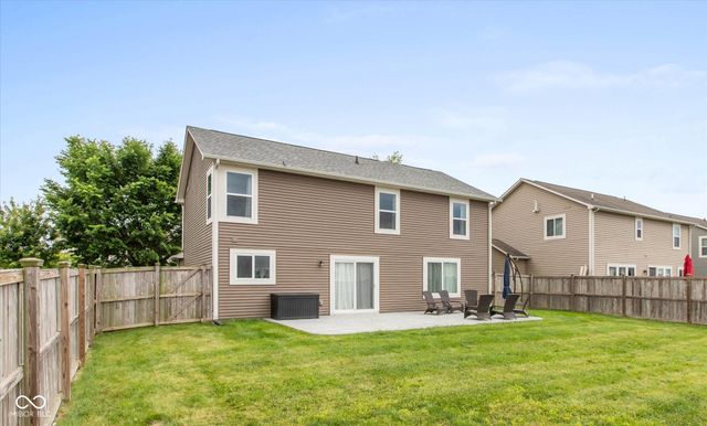 5588 W Woodhaven Drive, Mccordsville, IN 46055