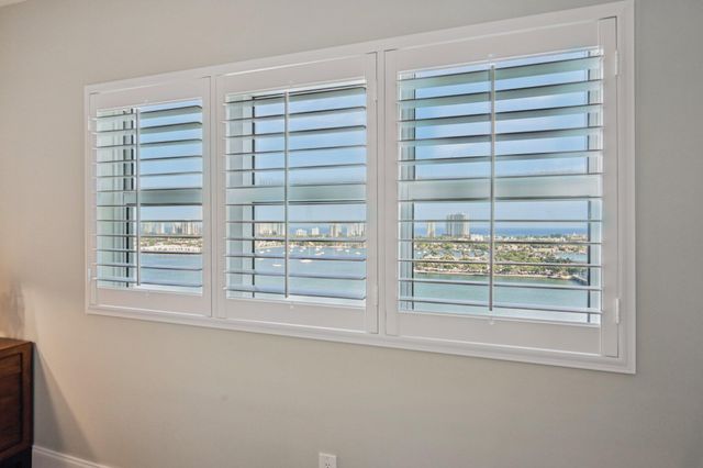 2640 Lake Shore Drive 1810, Riviera Beach, FL 33404