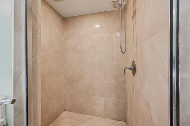 2640 Lake Shore Drive 1810, Riviera Beach, FL 33404