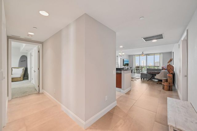 2640 Lake Shore Drive 1810, Riviera Beach, FL 33404