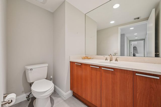 2640 Lake Shore Drive 1810, Riviera Beach, FL 33404