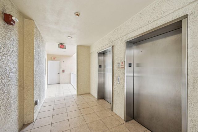 2640 Lake Shore Drive 1810, Riviera Beach, FL 33404