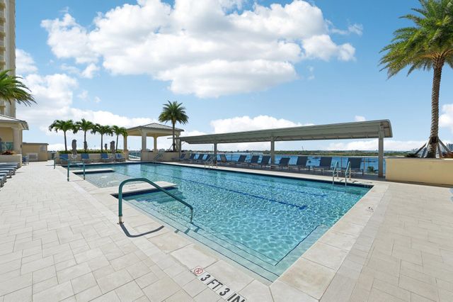 2640 Lake Shore Drive 1810, Riviera Beach, FL 33404