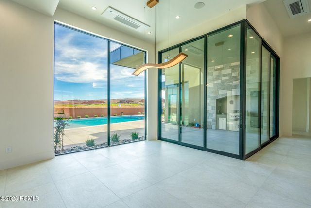 3295 S Cottontail Way, Hurricane, UT 84737