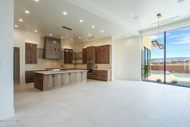 3295 S Cottontail Way, Hurricane, UT 84737