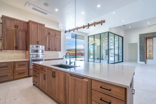 3295 S Cottontail Way, Hurricane, UT 84737