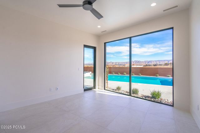 3295 S Cottontail Way, Hurricane, UT 84737