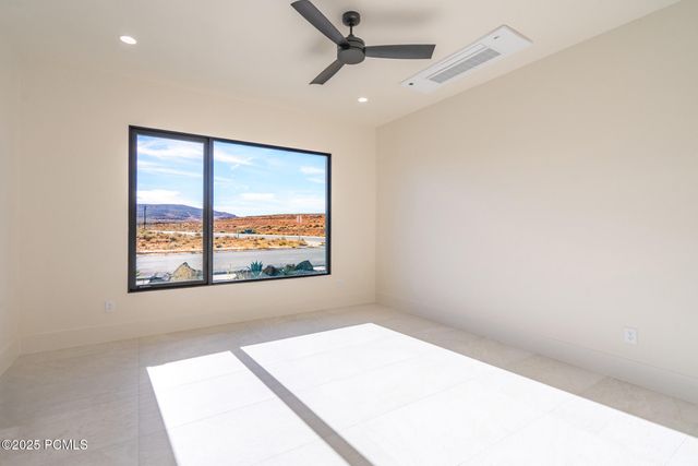 3295 S Cottontail Way, Hurricane, UT 84737