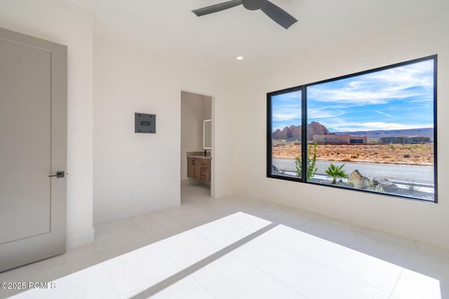 3295 S Cottontail Way, Hurricane, UT 84737