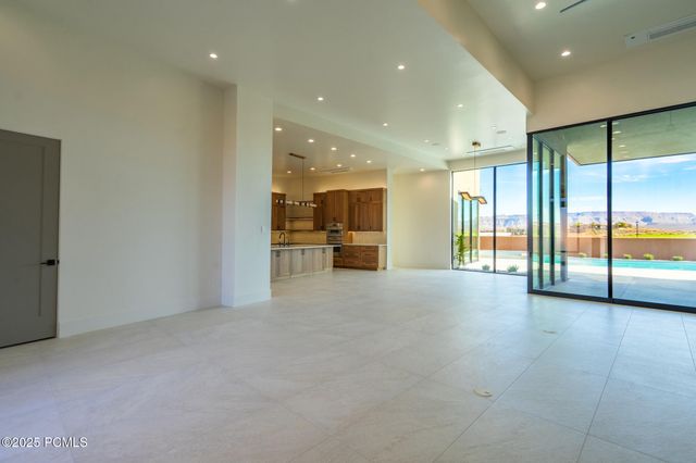 3295 S Cottontail Way, Hurricane, UT 84737