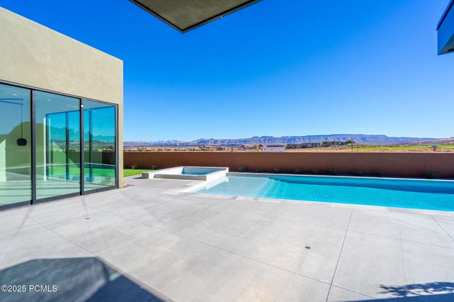 3295 S Cottontail Way, Hurricane, UT 84737