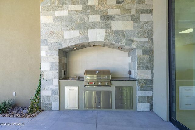 3295 S Cottontail Way, Hurricane, UT 84737