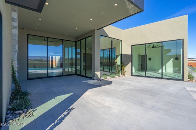 3295 S Cottontail Way, Hurricane, UT 84737