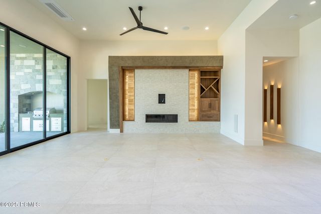 3295 S Cottontail Way, Hurricane, UT 84737