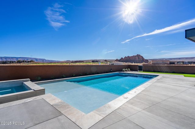3295 S Cottontail Way, Hurricane, UT 84737
