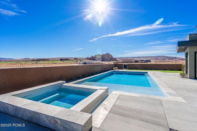 3295 S Cottontail Way, Hurricane, UT 84737