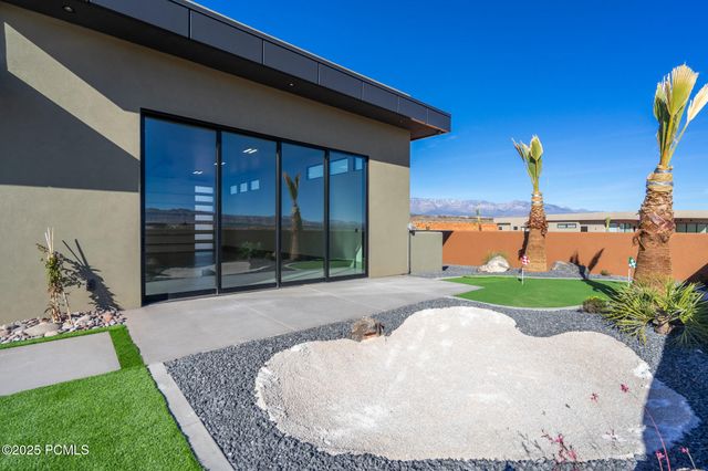 3295 S Cottontail Way, Hurricane, UT 84737