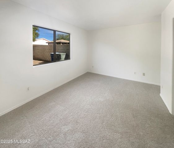 1624 W Mulholland Court, Tucson, AZ 85746