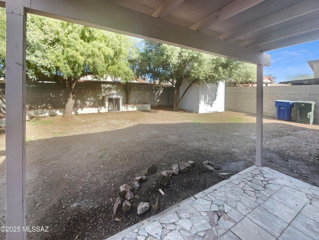 1624 W Mulholland Court, Tucson, AZ 85746