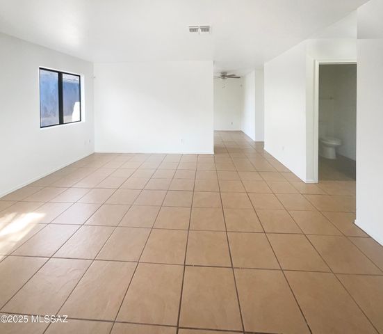 1624 W Mulholland Court, Tucson, AZ 85746
