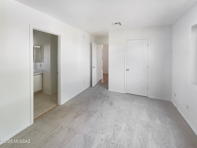 1624 W Mulholland Court, Tucson, AZ 85746