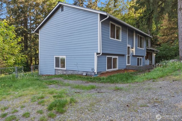71 NE LORRAIN Court, Belfair, WA 98528