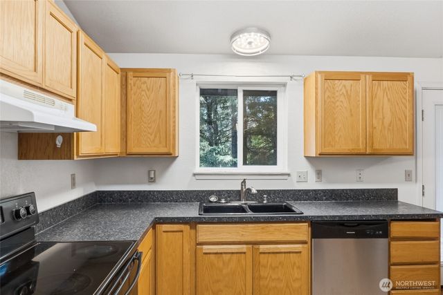 71 NE LORRAIN Court, Belfair, WA 98528