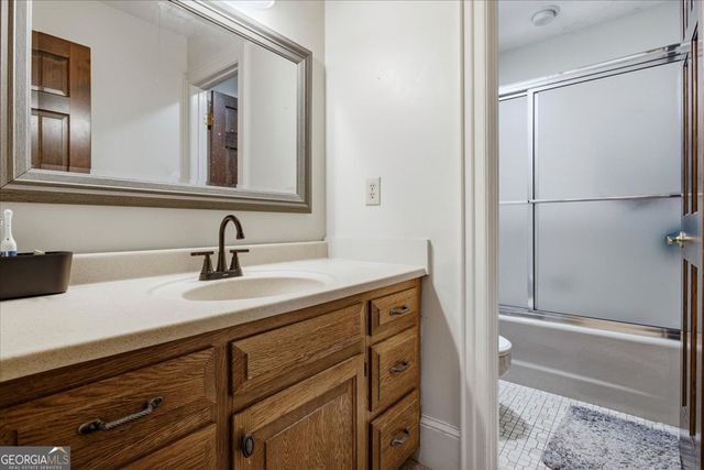 4525 Mountain View Road, Oakwood, GA 30566