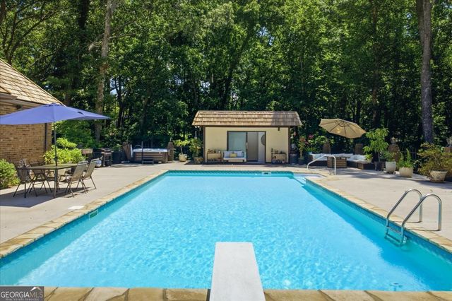 4525 Mountain View Road, Oakwood, GA 30566