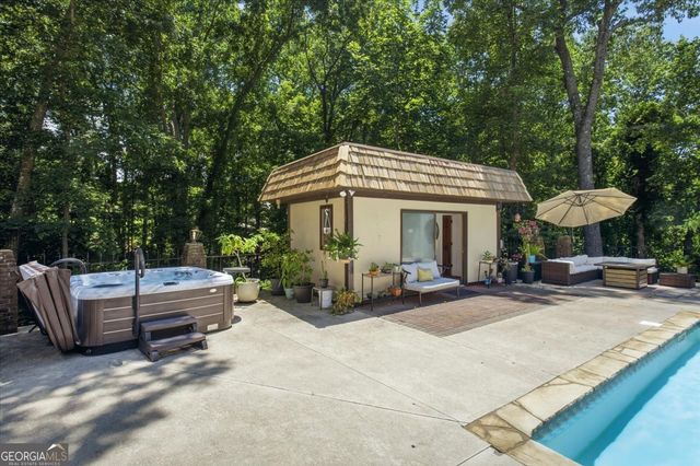 4525 Mountain View Road, Oakwood, GA 30566