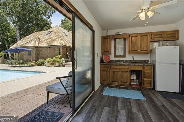 4525 Mountain View Road, Oakwood, GA 30566