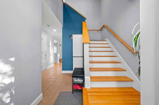 25 Lilac Lane, Newmarket, NH 03857