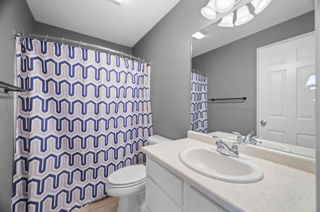 25 Lilac Lane, Newmarket, NH 03857