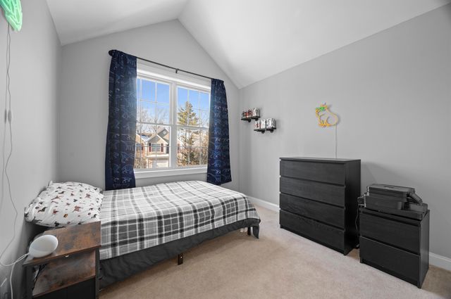 25 Lilac Lane, Newmarket, NH 03857