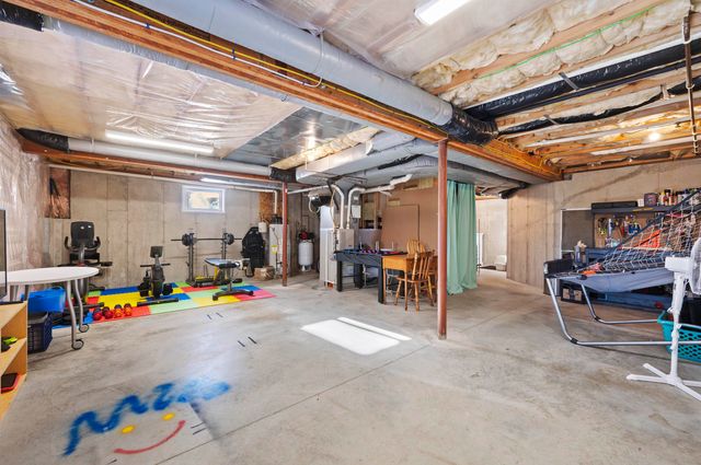 25 Lilac Lane, Newmarket, NH 03857