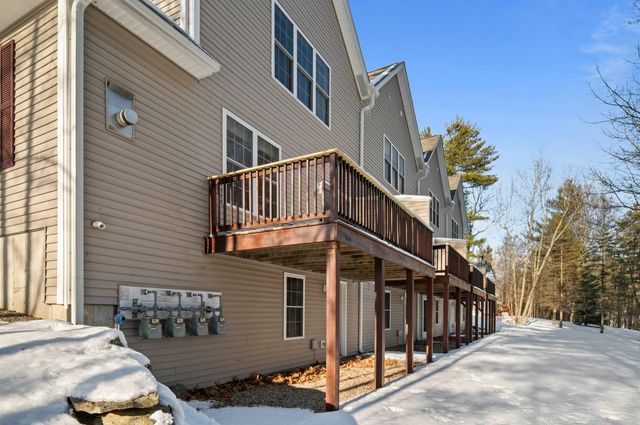 25 Lilac Lane, Newmarket, NH 03857